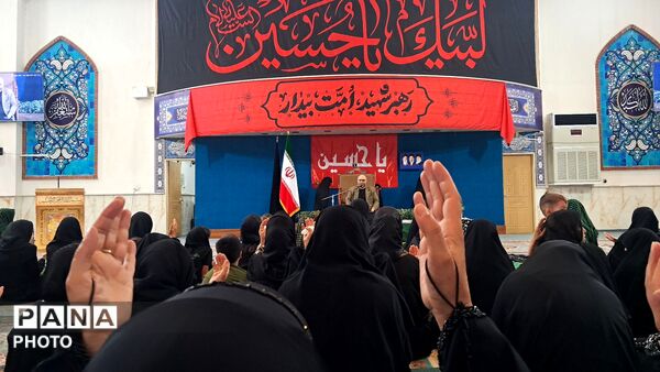 همایش شیرخوارگان حسینی در چهارباغ 