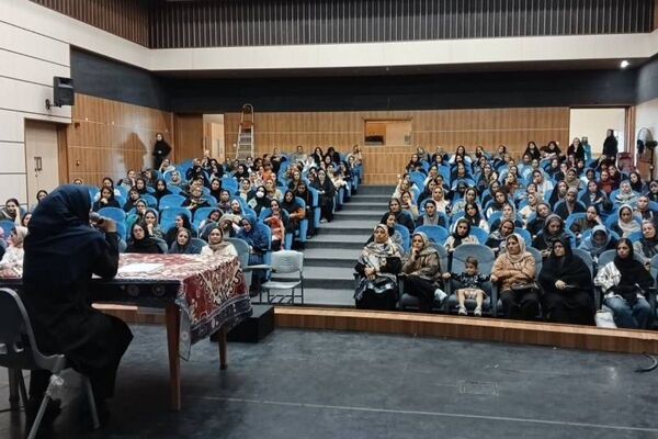 با هم به رنگ فرهنگ و آگاهی در دبستان هدی