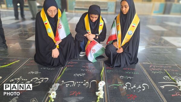 عهدی ماندگار با لاله‌های پرپر؛ تجدید میثاق نسل جوان با آرمان‌های شهدا
