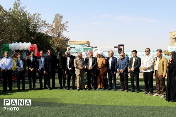 افتتاحیه زمین چمن مصنوعی در دبیرستان پورصابری جوادآباد