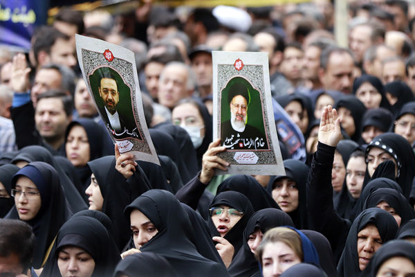 تشییع پیکر شهدای خدمت در تبریز