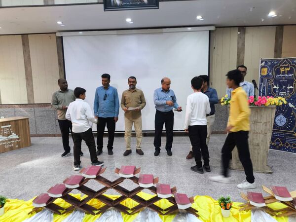 اعزام دانش‌‌آموزان سندرک به مسابقات استانی قرآن، عترت و نماز