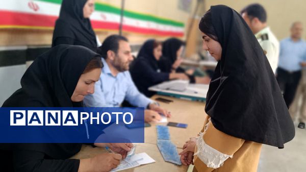 حضور مردم  یاسوج پای صندوق‌های رأی