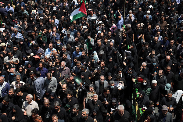 تشییع شهدای خدمت در تهران 