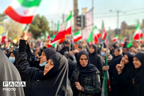 بیعت مردم قرچک با سومین رهبر نظام مقدس جمهوری اسلامی ایران
