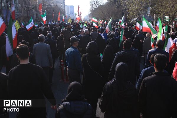 بیعت مردم تهران با سومین رهبر انقلاب