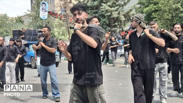 راهپیمایی صبح تاسوعا با حضور هیئت ابوالفضلیون رسالت 