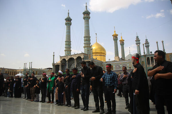 حضور دسته‌عزاداری سالروز شهادت امام جعفر صادق(ع) در حرم حضرت معصومه(س)