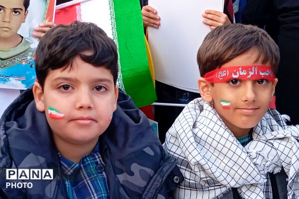 اجتماع فرهنگیان و دانش آموزان کرمانی مقابل کمیساریای سازمان ملل در کرمان