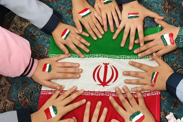 مدارس اسلامشهر یکصدا در جشن انقلاب 