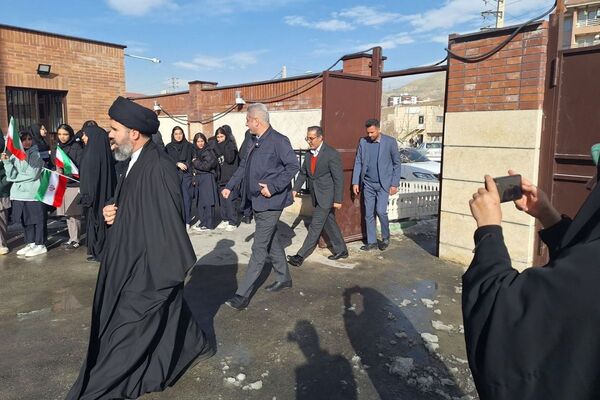 گلبانگ زنگ انقلاب در دبیرستان هجرانی پردیس