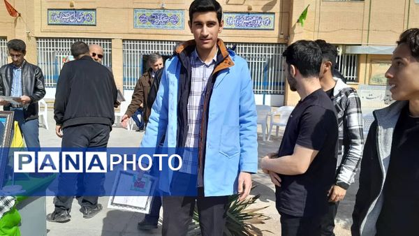 تقدیر از رتبه های برتر علمی-آموزشی، قرآنی، فرهنگی، ورزشی و هنری هنرستان شهید دیواندری سبزوار