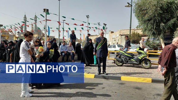 عشق و ارادت زائران حضرت معصومه(س) در قالب کاروان نمادین ورود ایشان به قم