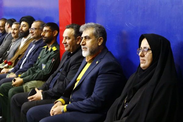 حضور سه‌گانه فرماندار، امام جمعه و مدیر آموزش‌و‌پرورش در همایش یاوران انقلاب فیروزکوه