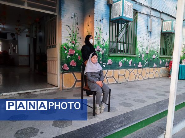 جشن روز ولادت حضرت زینب(س)  و روز پرستار در دبستان نیایش 1