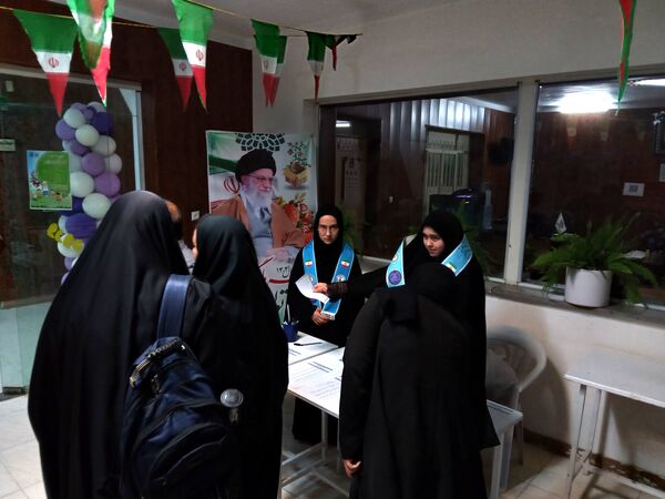 اولین جلسه مشاوره‌ای تحصیلی دبیرستان نمونه فرهنگ حاج حسین عربخانی