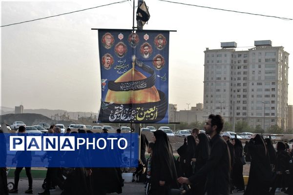 آیین پیاده‌روی اربعین حسینی در بلوار پیامبر اعظم(ص) قم