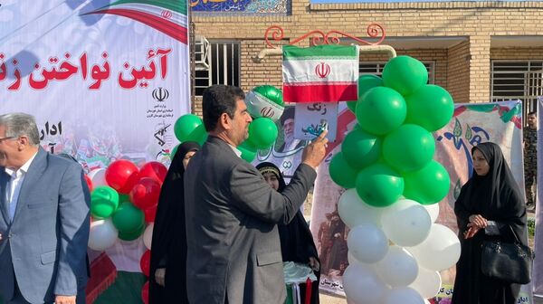نواخته شدن زنگ گلبانگ انقلاب اسلامی در دبیرستان خوروش2 کارون