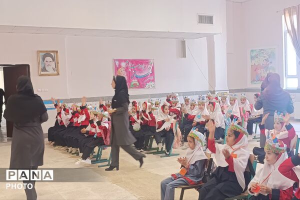 جشن شکوفه‌ها در مدرسه رضوان رباط کریم