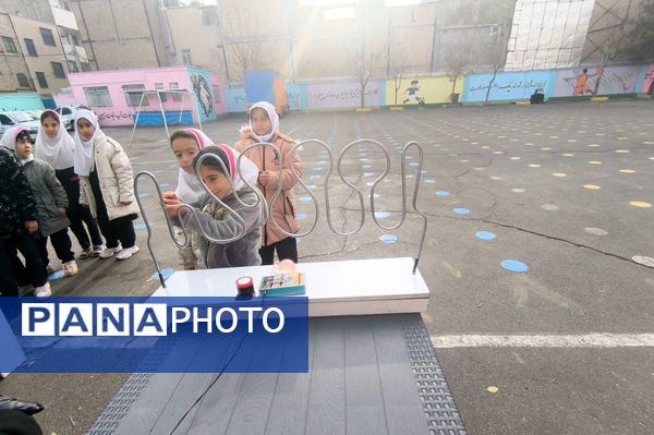 شهربازی مدرسه‌ای در دبستان عمار رباط‌کریم