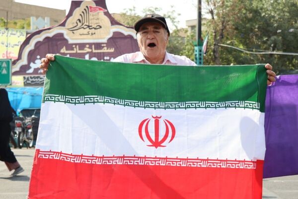 پای‌برهنه،در مسیر عشق