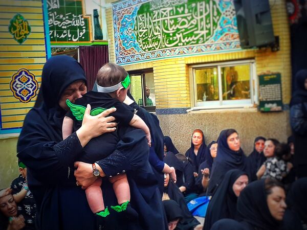 حماسه عشق و وفا در جمع شیر‌خوارگان حسینی