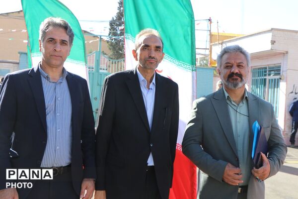 «مهر کریمانه» با حضور وزیر آموزش و پرورش در دبستان پروین اعتصامی بهارستان‌دو