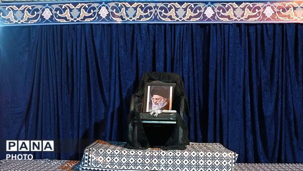 تجمع پرشور مردم پلدختر در میدان بهشتی به‌ مناسبت چهلم رهبر شهید