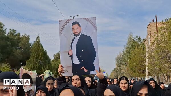 مراسم وداع و تشیع پیکر مطهر شهید محمد مهدی زواره ای در روستای طغان و امامزاده هادی شهر جوادآباد