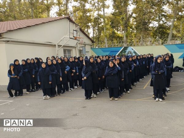 نمایشگاه هویت ایرانی در دبیرستان مصلی نژاد حضرت زهرا (س)