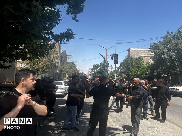 عزاداری پرشور ظهر عاشورا در شهرک ینگی امام