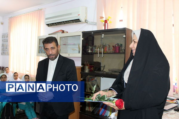 زنگ سپاس معلم در بوشهر