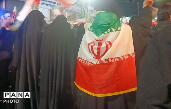 حماسه‌ حضور در زیر باران