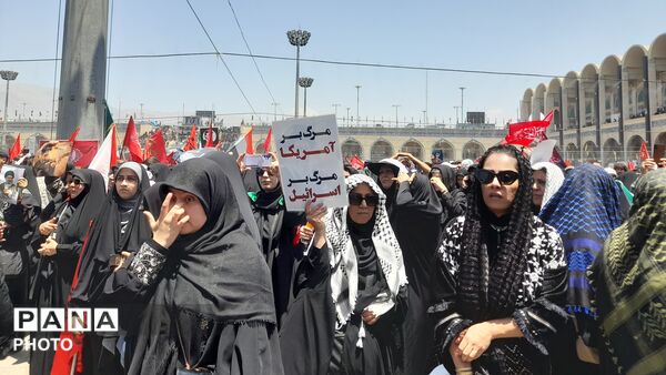  نمایشِ اقتدار در تشییعِ رهبر شهید