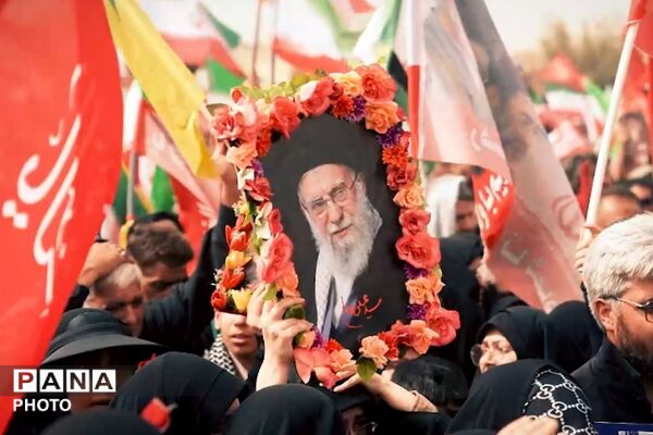 تشییع رهبر شهید انقلاب در کربلای معلی