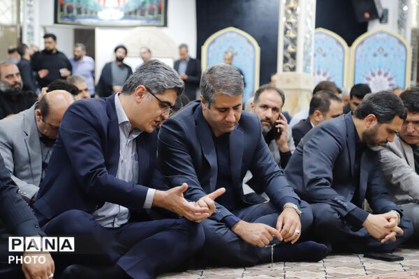 هم‌نوایی جامعه فرهنگیان تهران در سوگ رهبر شهید