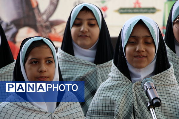 برگزاری یادواره شهدای منا و جنگ ۱۲ روزه در مدرسه شاهد نیک اندیشان