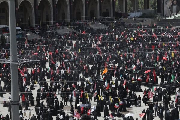 وداع با پیکر مطهر امام شهید در مصلای تهران