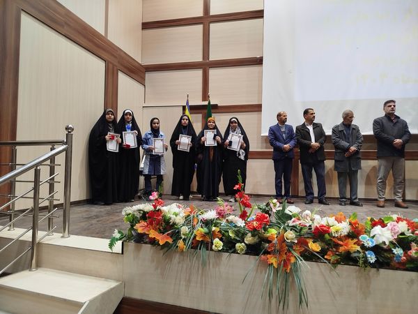 تجلیل از برترین‌های مسابقات قرآن و عترت در بروجرد