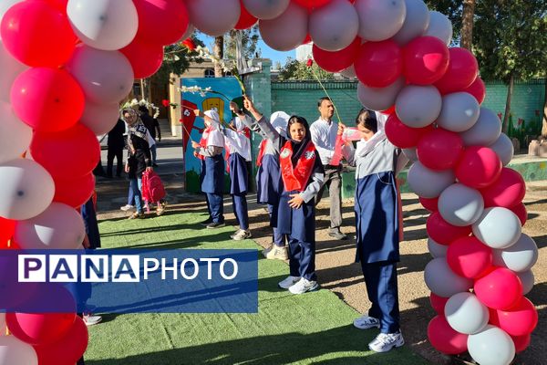 آیین نواختن زنگ ایثار و مقاومت در مدارس آباده