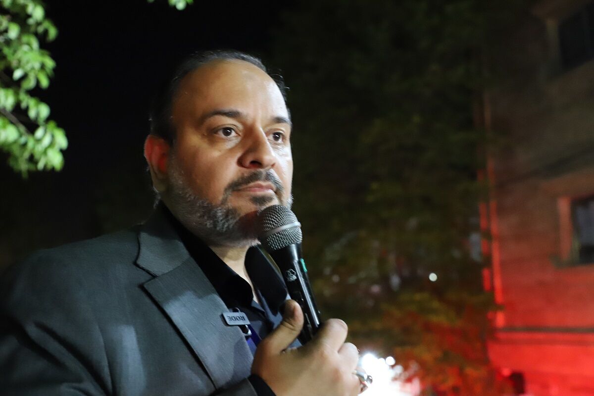 ملت بابصیرت ایران با تکیه بر رهبری حکیمانه انقلاب، قدرت‌های جهانی را به چالش کشیده است