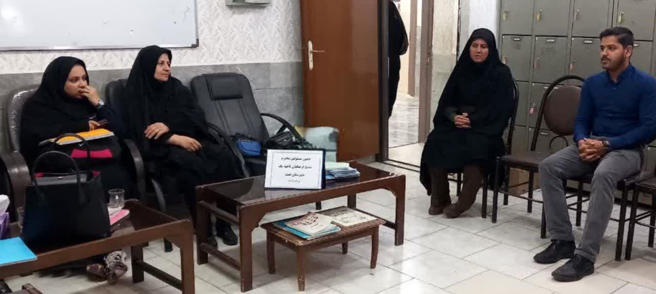 بازدید مسئول بسیج فرهنگیان ناحیه یک یزد از دبیرستان عفت