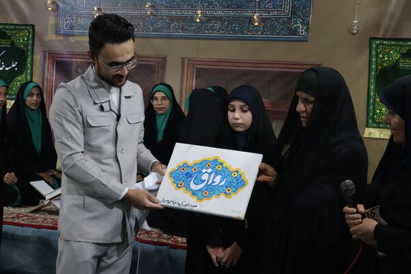 برنامه قرآنی «رواق» میزبان محفلی قرآنی