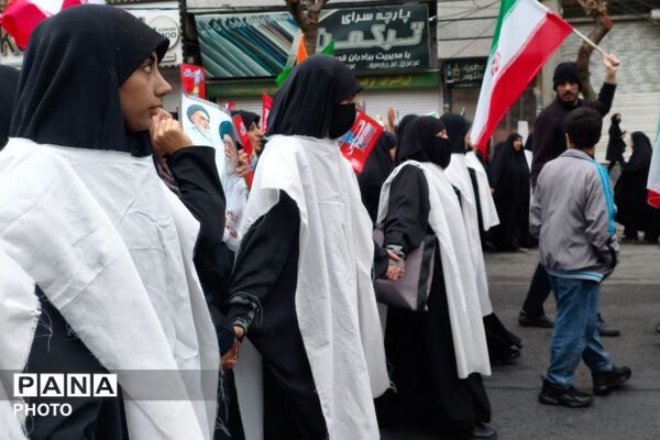 تجدید پیمان مردم ولایتمدار بهارستانی با سومین رهبر انقلاب در روز قدس