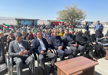 جشن شکوفه‌ها با گل پسرای مدرسه شهید صدوقی