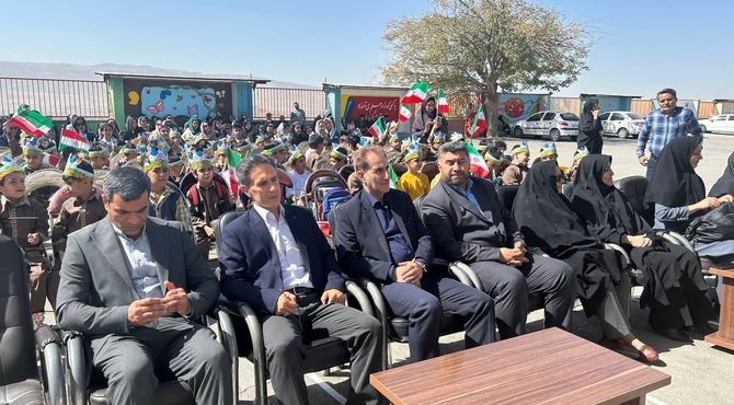 جشن شکوفه‌ها با گل پسرای مدرسه شهید صدوقی