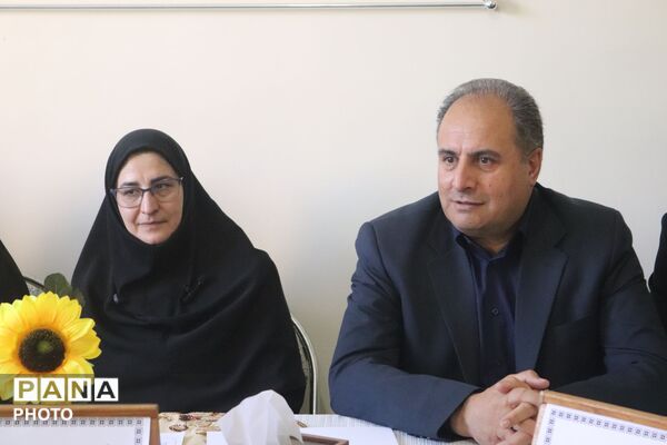 نمایشگاه طرح‌های ارتقا کیفیت آموزش در مقطع ابتدایی استان آذربایجان شرقی با حضور معاون وزیر 
