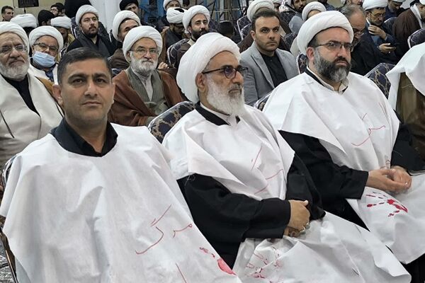  پیشوا در شب وداع؛ عالمان دینی و مسئولان با امام خویش پیمان دوباره بستند