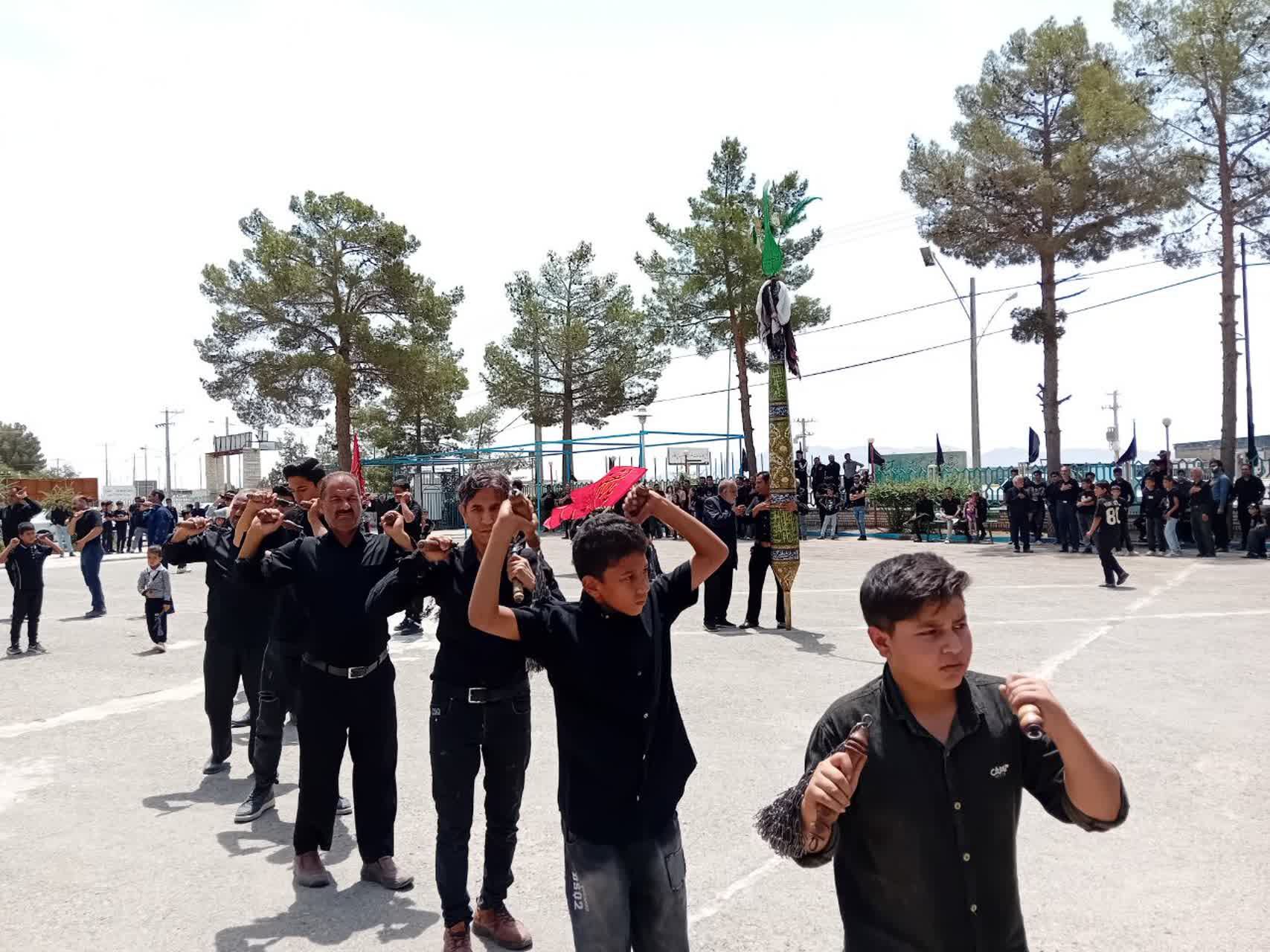 حضور هیئات روستاهای همجوار در امامزاده سید محمد (ع) کاشم