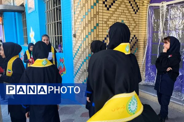 گرامیداشت ایام الله دهه فجر در دبیرستان رضوی شیراز